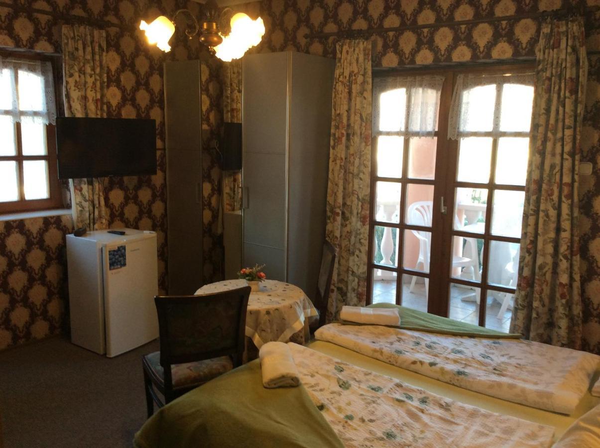 Ilona Kis Kastely Panzio Hotel Keszthely Eksteriør billede